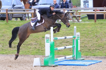 Jack Nicklin scoops the SEIB Winter Novice Qualifier at Felbridge Showground
